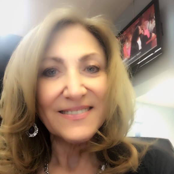 Profile Picture of Nancy Cook (@nancymorriscook) on Poshmark