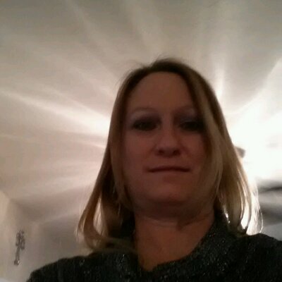 Profile Picture of Debra Calhoun (@CalhounDebra) on Twitter