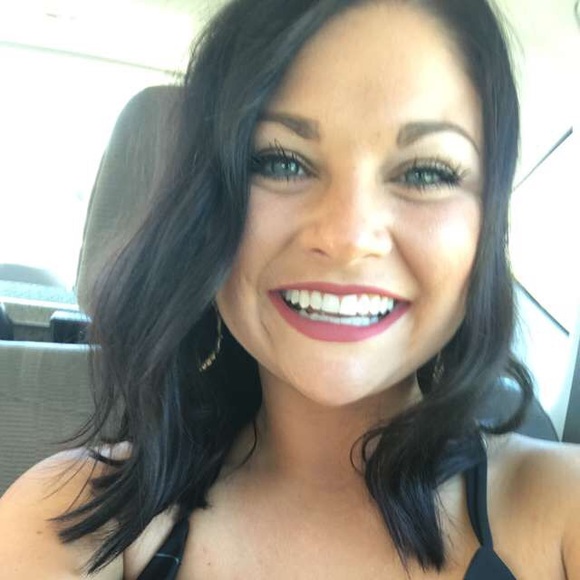 Profile Picture of Kali Fronczek (@kfronz) on Poshmark