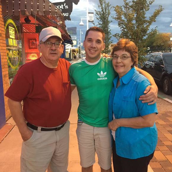 Profile Picture of Albert Giron (@albertgiron) on Poshmark