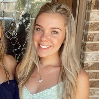 Profile Picture of Hannah E Connors (@hannah.e.connors.9) on Facebook
