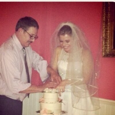 Profile Picture of Clark Kent (@cleverCathy) on Twitter