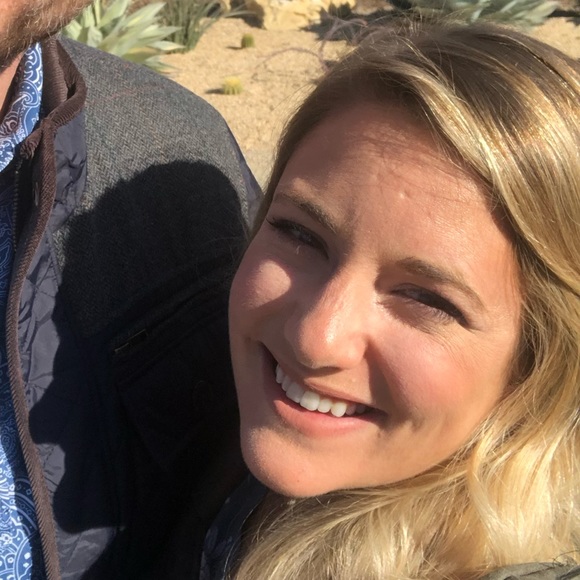 Profile Picture of Lindsay Cederquist (@lindsceder) on Poshmark