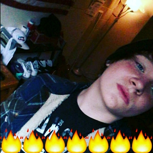 Profile Picture of Joel Courreges (@ihave187edyou) on Poshmark