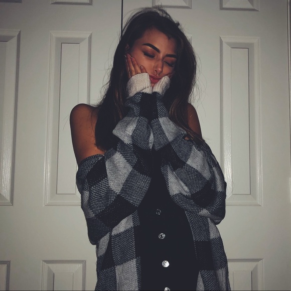 Profile Picture of Brianna Faulkenberry (@_briannamaria_) on Poshmark