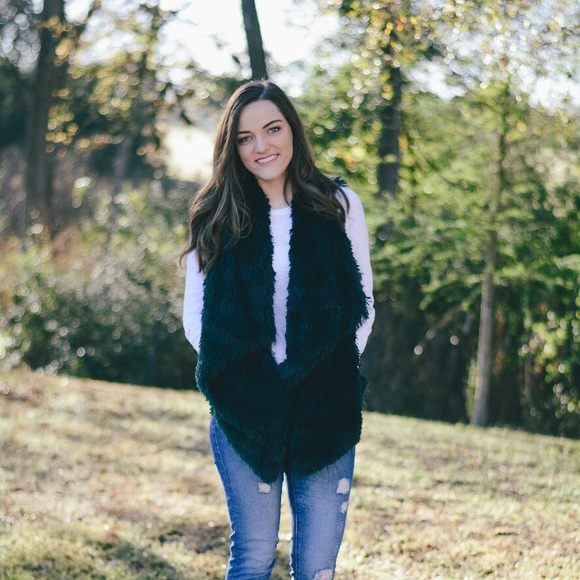 Carly Stephenson - Poshmark Profile Picture of Carly Stephenson (@carlystep) on Poshmark