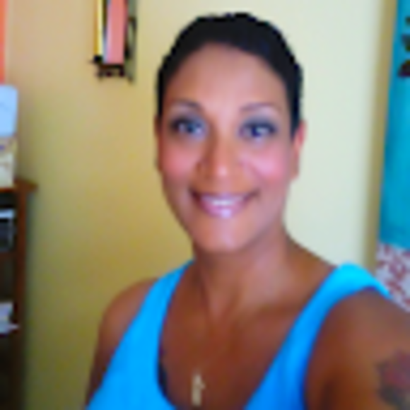 Profile Picture of Fiona Gooding floyd (@glenettefiona) on Poshmark