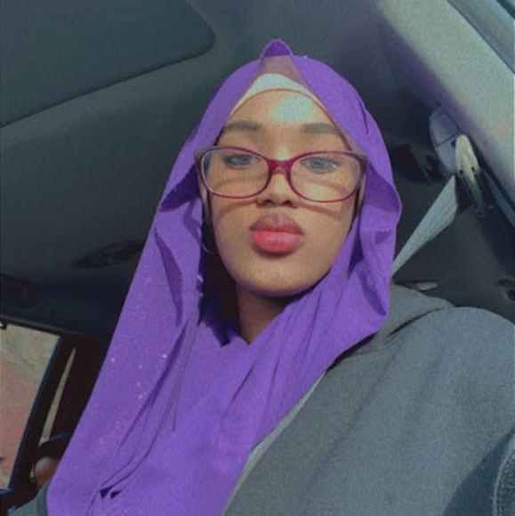 Profile Picture of Kamar Yussuf (@kamaryussuf285) on Poshmark