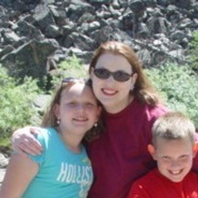 Profile Picture of Laura Hennessey (@larahennessey) on Twitter