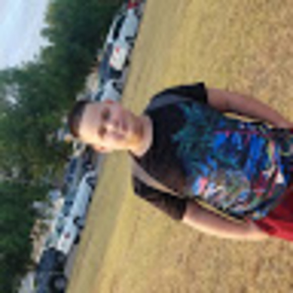 Profile Picture of Jaime Schwartz (@jaimeelee11) on Poshmark