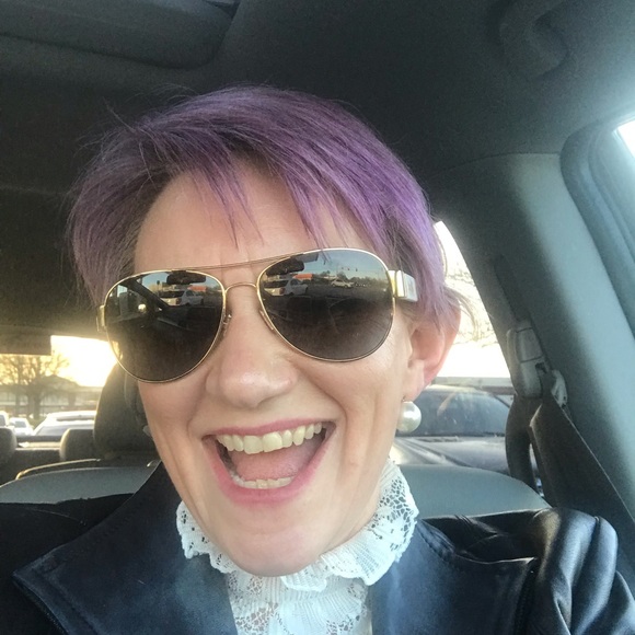 Profile Picture of Laura Morcus (@lauramorcus) on Poshmark