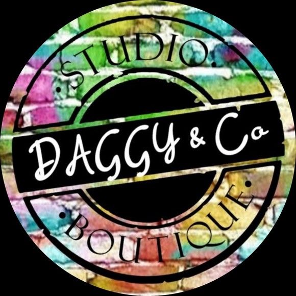 Profile Picture of Daggy & co Daggy (@daggyandco) on Poshmark