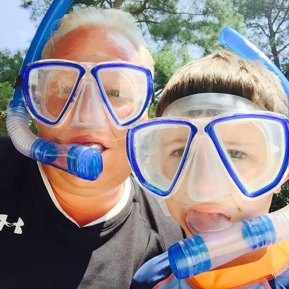 Profile Picture of Robert May (@robmay14) on Poshmark