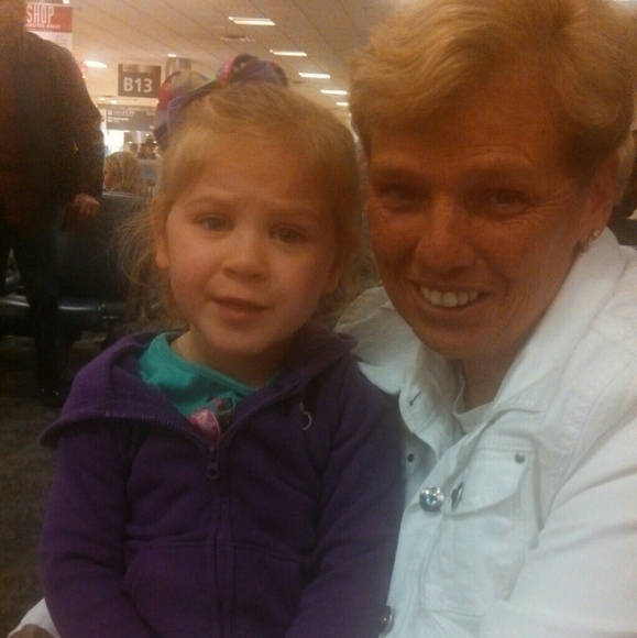 Profile Picture of Susan Cuchetti (@scuchetti) on Poshmark