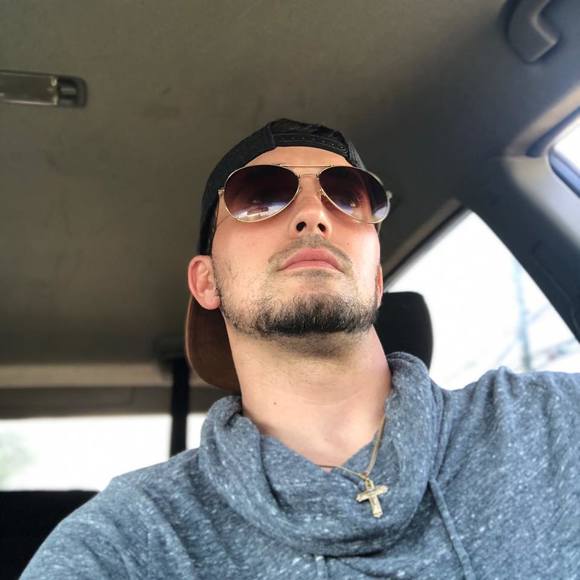 Ceej Monastero - Poshmark Profile Picture of Ceej Monastero (@cjmon512) on Poshmark