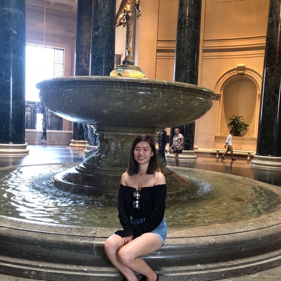 Profile Picture of Xueying Xu (@xueyingx3) on Poshmark