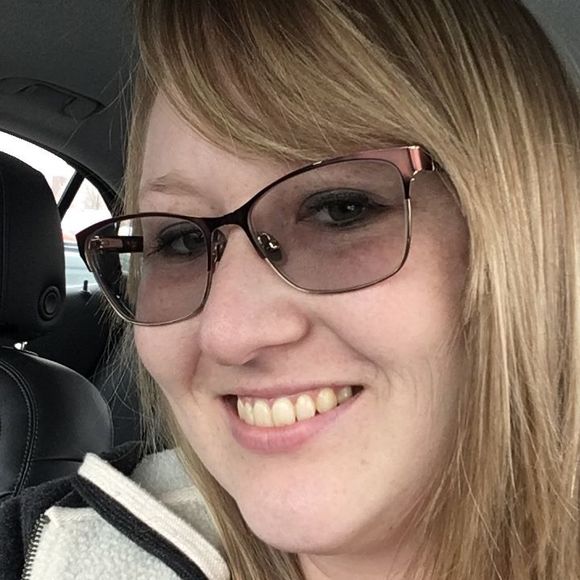 Profile Picture of Leah Brown (@leahb419) on Poshmark