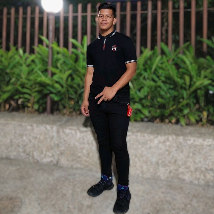 Profile Picture of 𝑫𝒆𝒓𝒆𝒌 𝑯𝒆𝒓𝒏𝒂𝒏𝒅𝒆𝒛 (@_derekhm) on Tiktok