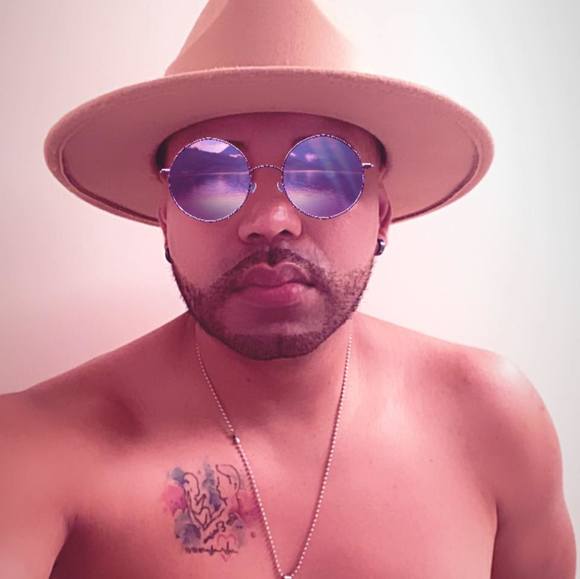 Profile Picture of Mike Santana (@mike240) on Poshmark