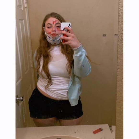 Profile Picture of Sunny Taylor (@sunnytaylor24) on Poshmark