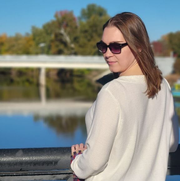 Profile Picture of Caroline Fenker (@carolinefenker) on Poshmark