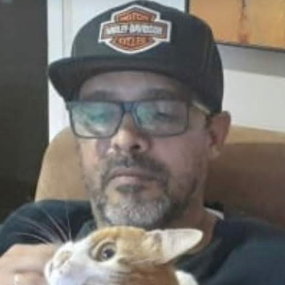 Profile Picture of Fabio Zapata (@fabiozapata337) on Poshmark