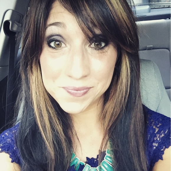 Profile Picture of Valerie Cancellieri (@valeriemk86) on Poshmark