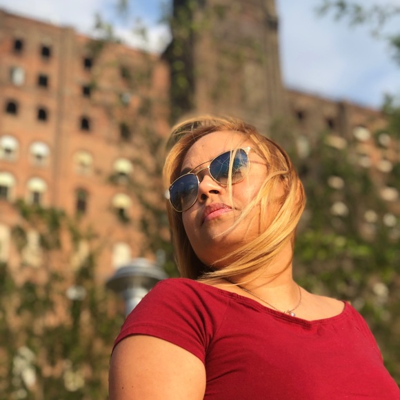 Profile Picture of Priscilla Clemente (@pclemente74) on Poshmark