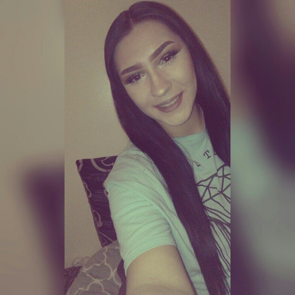 Profile Picture of Nikki Clipperton (@taylorni2) on Poshmark