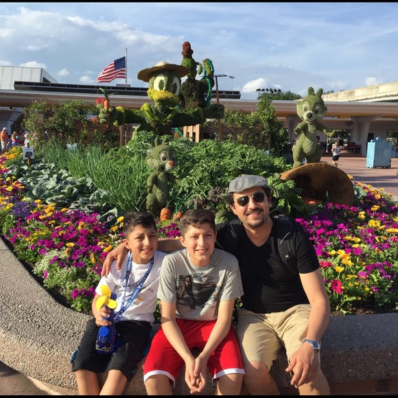 Profile Picture of Waqas Latifi (@wlatifi) on Poshmark