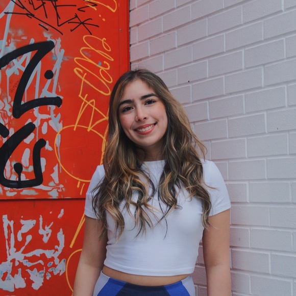 Profile Picture of Selena Kuznikov (@skuzn) on Poshmark