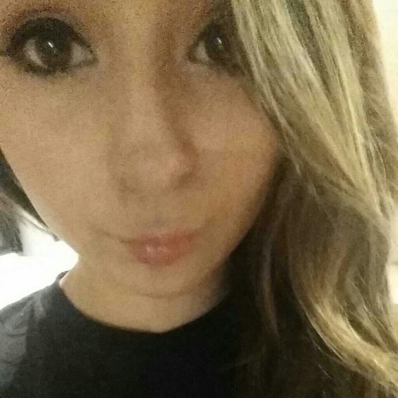 Profile Picture of Jenna Priest (@jennapriest) on Poshmark