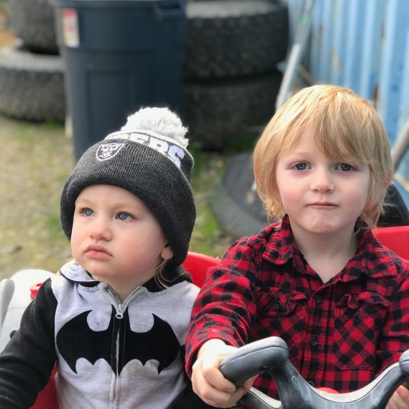 Profile Picture of Raeanna Baumann (@raeannab95) on Poshmark