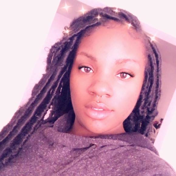 Profile Picture of Tiana Easterling (@teee14) on Poshmark