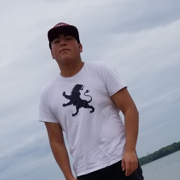 Profile Picture of Tabano Delgadillo (@rabano12) on Poshmark