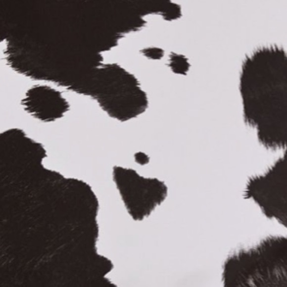 Profile Picture of Rebecca Hesketh (@rebeccahesketh) on Poshmark