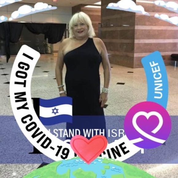 Profile Picture of Nancy Mendelson (@nancymendelson4) on Poshmark