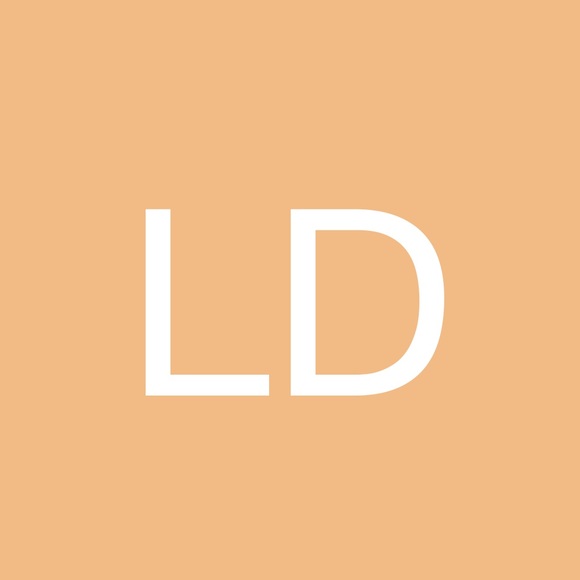 Profile Picture of Leann Dethlefsen (@leanndethlefsen) on Poshmark