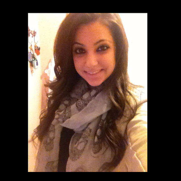 Profile Picture of Lena Haidous (@lahaidous) on Poshmark