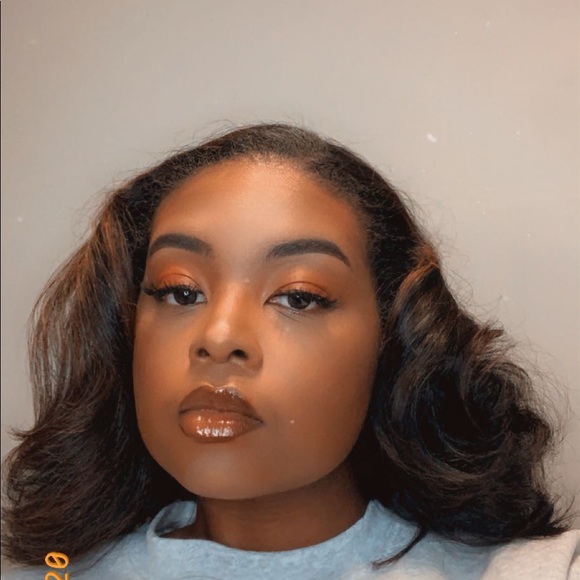 Profile Picture of Jamie Andrews (@jalaina20) on Poshmark