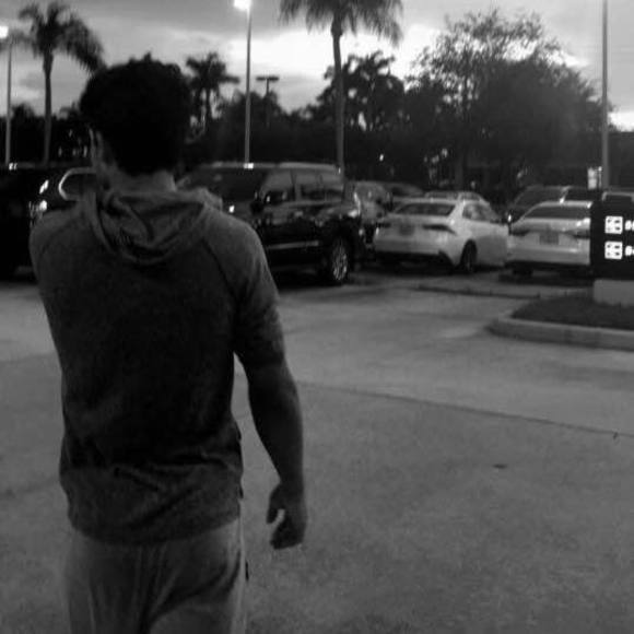 Profile Picture of Abraham david Consuegra estevez (@abraham_c0) on Poshmark