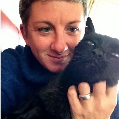 Profile Picture of Paula Dear (@dearpaj) on Twitter