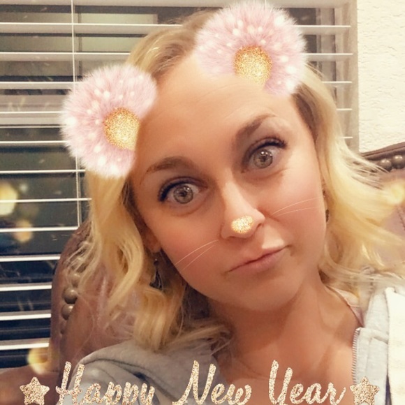 Profile Picture of Starr Roterotenberry (@ksuperstarr18) on Poshmark