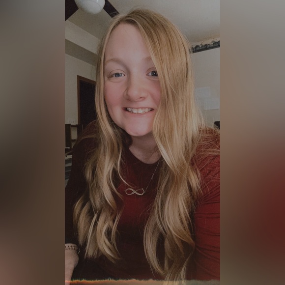 Profile Picture of Kendra Linke (@kendrafisher1) on Poshmark