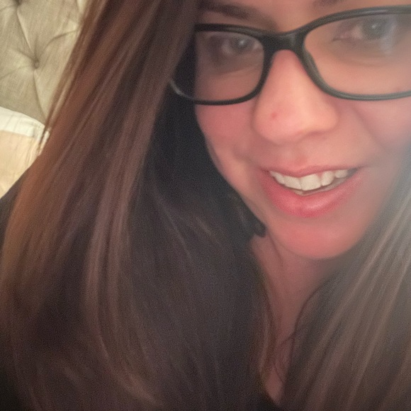 Profile Picture of Amy Mummert (@mummerta15) on Poshmark