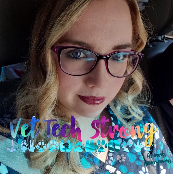 Profile Picture of Jess Lavertu (@jesslavertu) on Poshmark