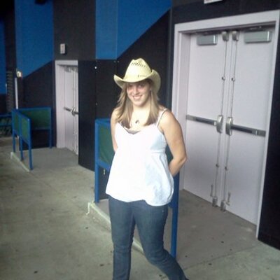 Profile Picture of Amanda Kramer (@mandy_kramer) on Twitter