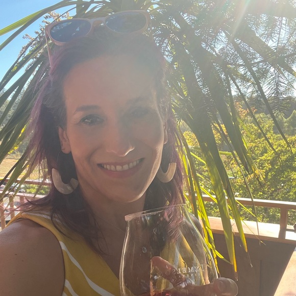 Profile Picture of Stephanie Langenfeld (@snice21516) on Poshmark