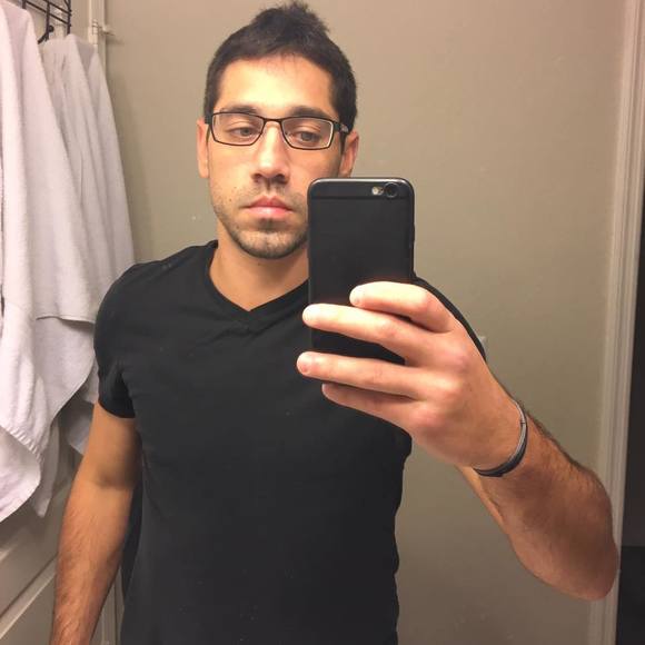 Profile Picture of Christopher Simonelli (@csimonelli4) on Poshmark