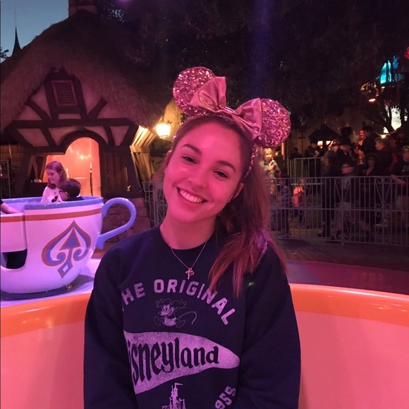 Profile Picture of Iris Potter (@potterji653) on Poshmark